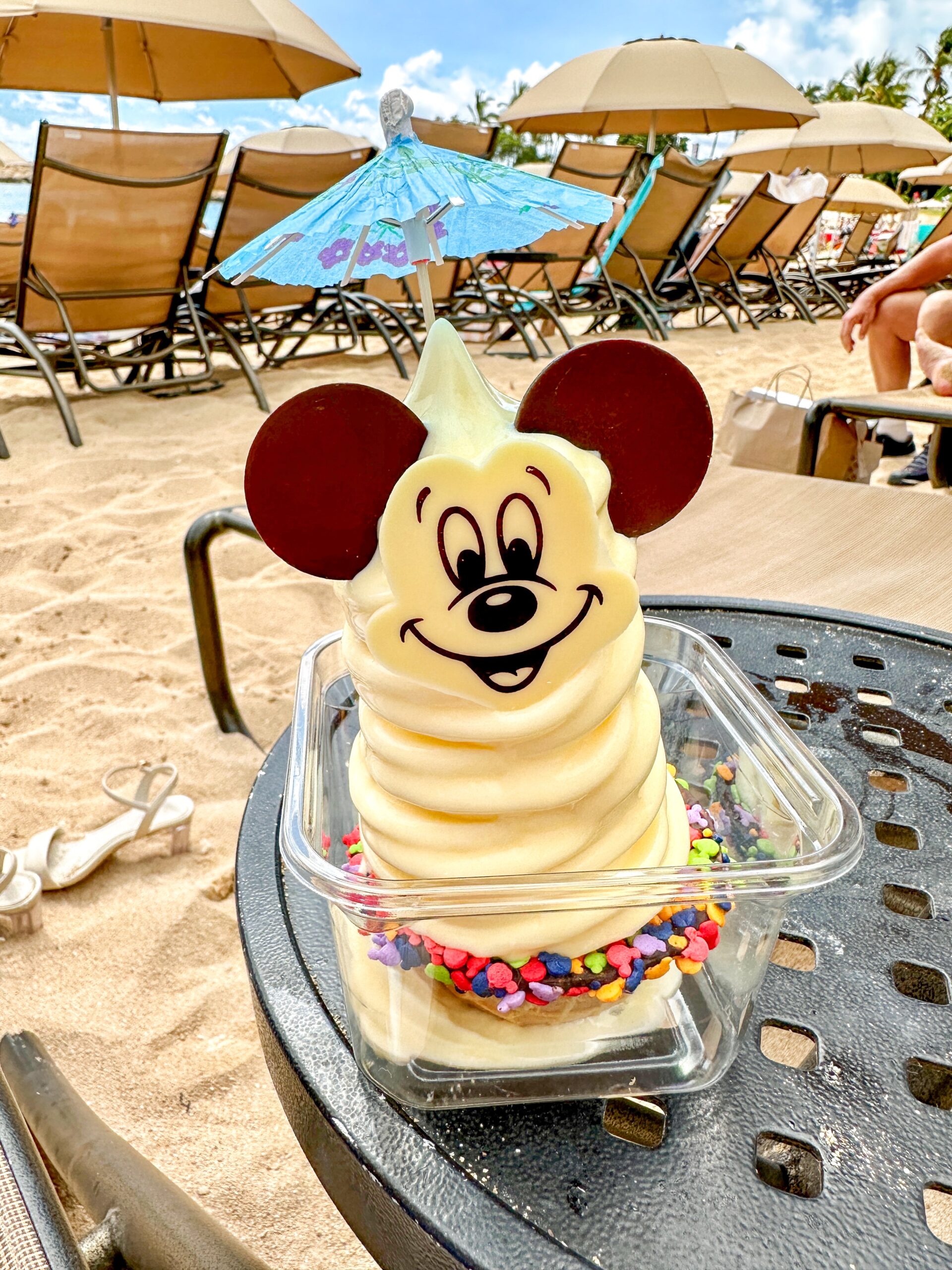 ディズニーバイナルメーション、（ ハワイミッキー、3Dグラスミッキー） Jim Shore x Disney Traditions - Mickey & Minnie Hawaii Figurine